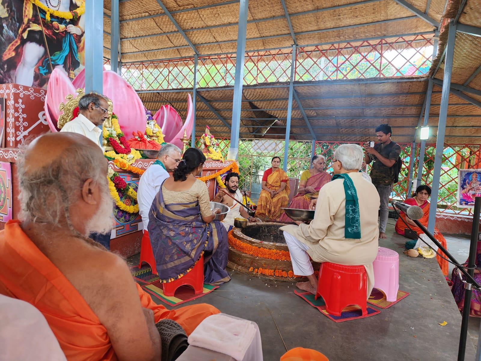 Shri Shiva Rudra Balayogi At Hyderabad Ashram - SHIVA RUDRA BALAYOGI